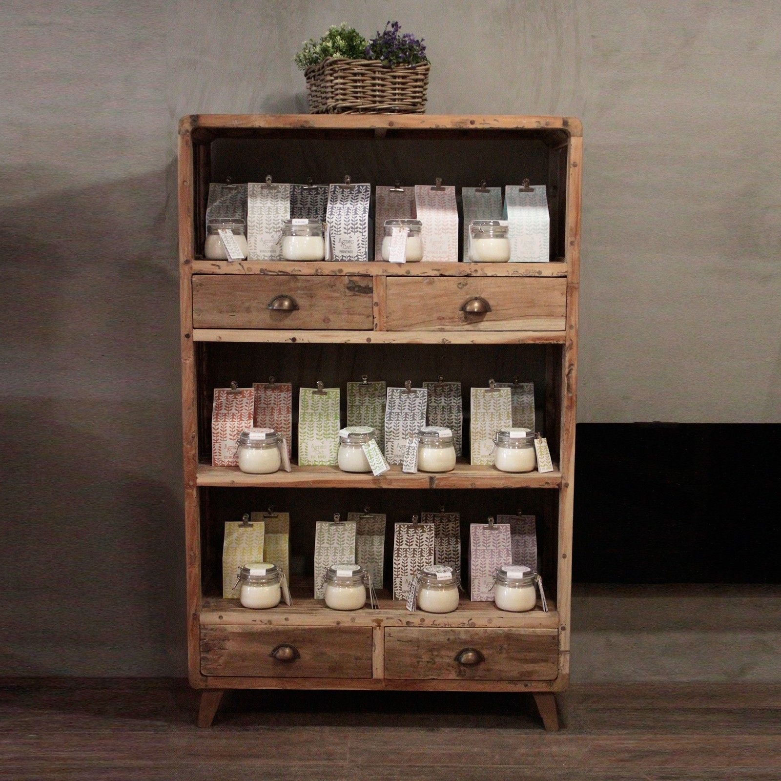 Furniture & Displays